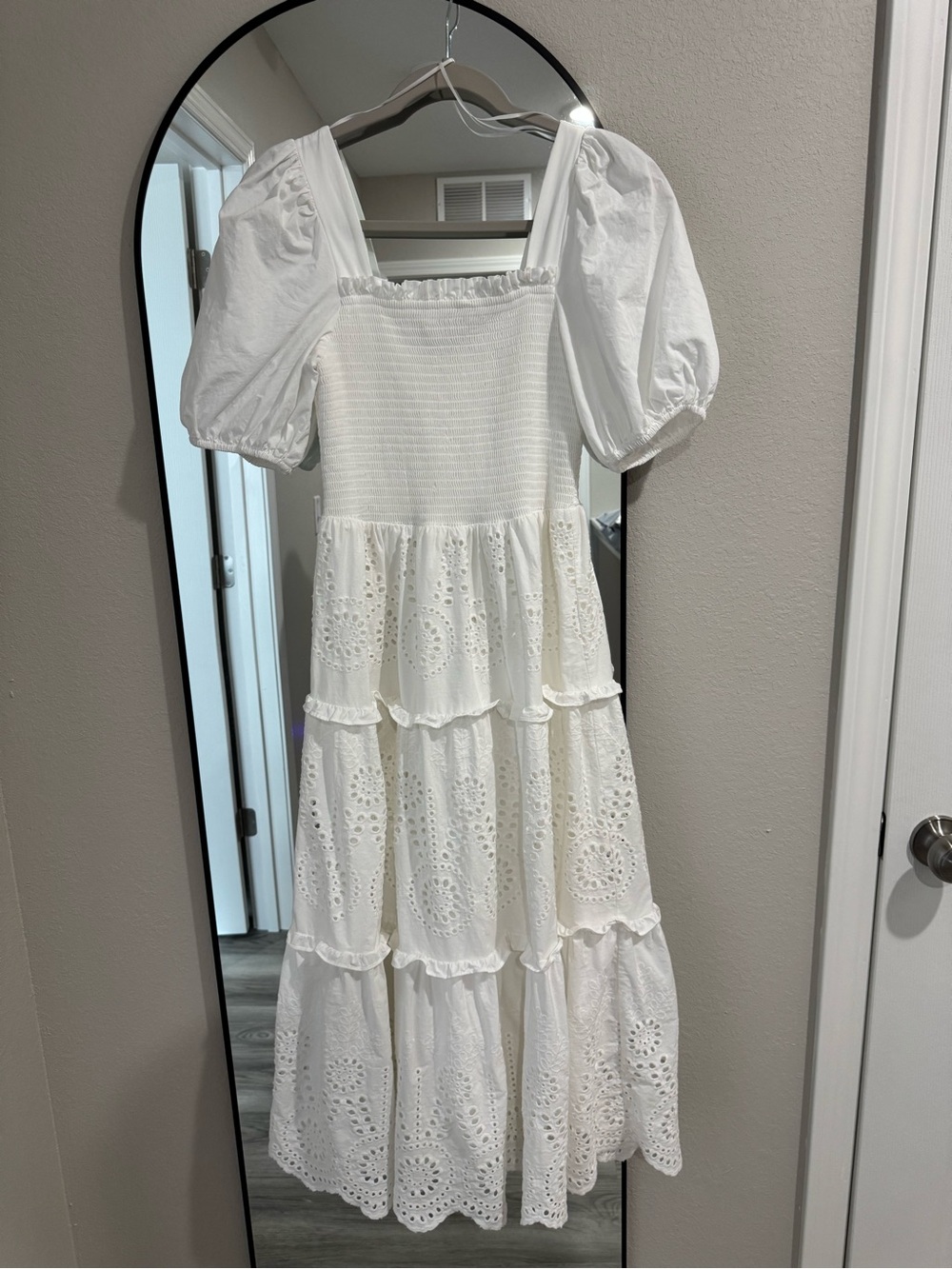 Gibson Latimer White Cotton Eyelet Tiered Dress